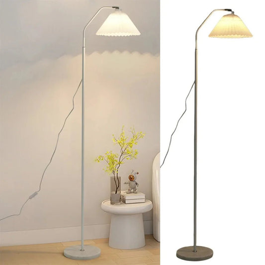 Skandinavische LED - Stehlampe: Lese - und Stimmungslicht für Schlafzimmer, Wohnzimmer & Büro - ApolettaApoletta
