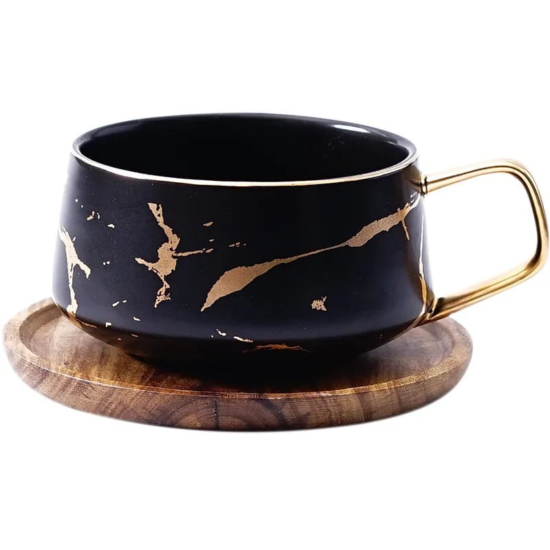 Kreativer Keramikbecher mit Goldgriff & Holzuntertasse - ApolettaApoletta
