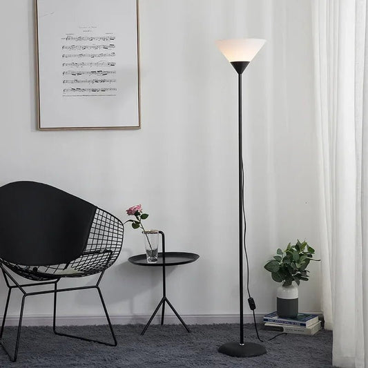 Kreative LED - Stehlampe: Schwarz - weißer Lampenkörper für Wohnzimmer, Schlafzimmer und Arbeitszimmer - ApolettaApoletta