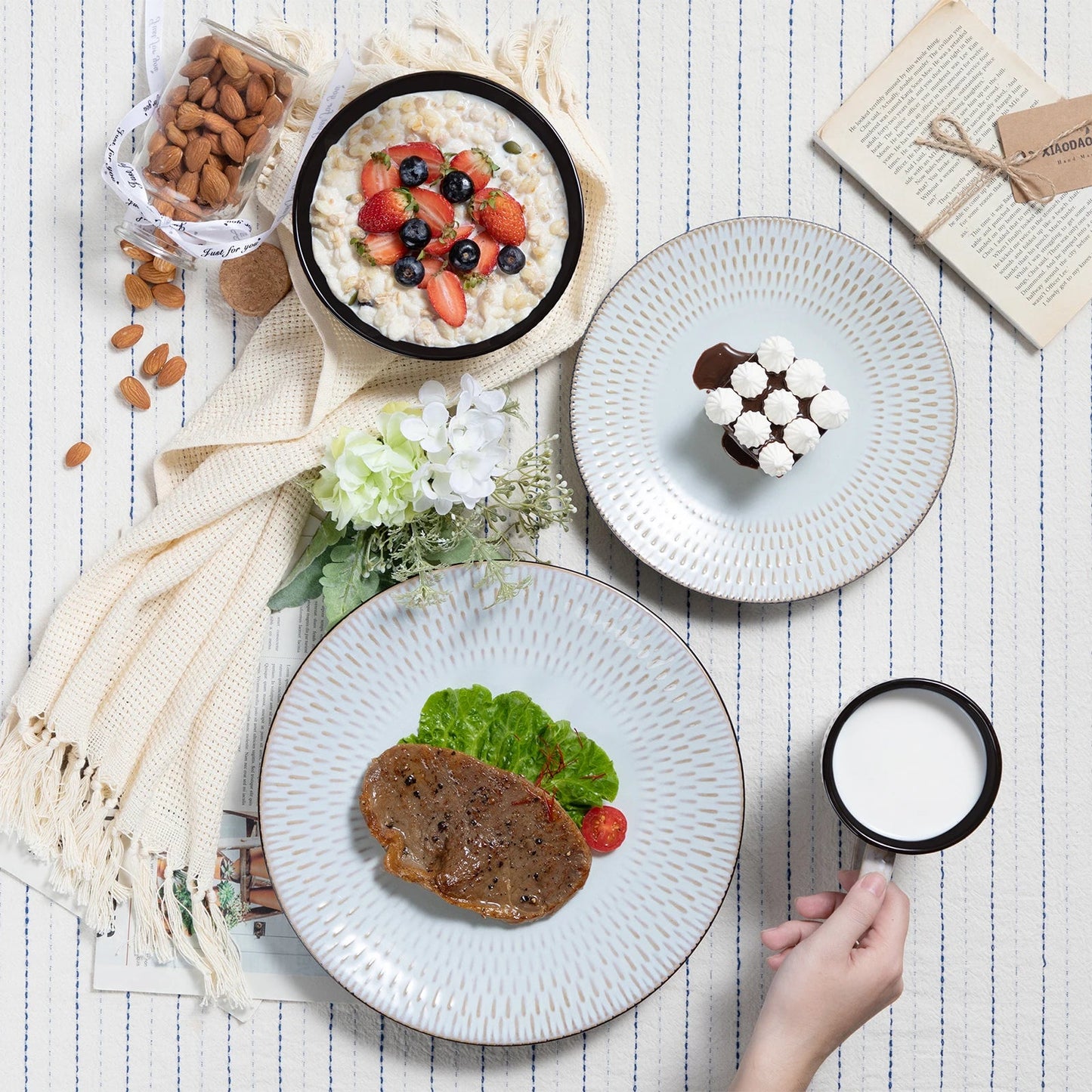 Beiges Geschirrset mit Relief: 16/32 - teilig aus Steinzeug für 4 oder 8 Personen - ApolettaApoletta