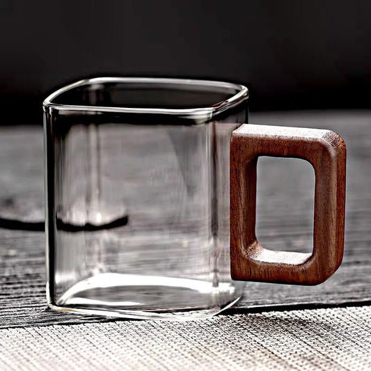 Kleine Glastasse mit Walnuss - Holzgriff - ApolettaApoletta