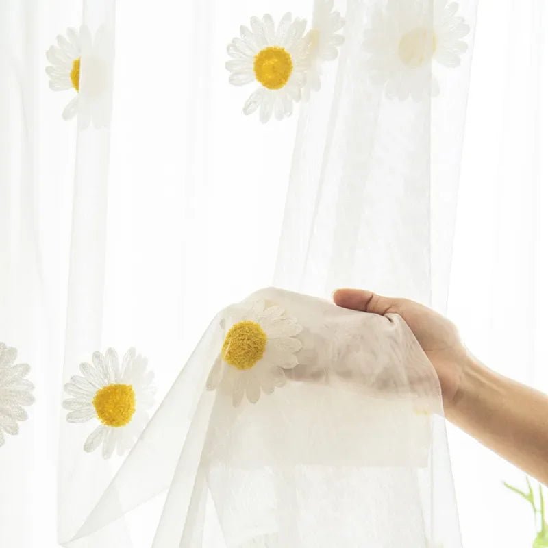 Gelber Gänseblümchen - Tüllvorhang: Bestickte Voile - Gardine für Wohnzimmer & Kinderzimmer - ApolettaApoletta