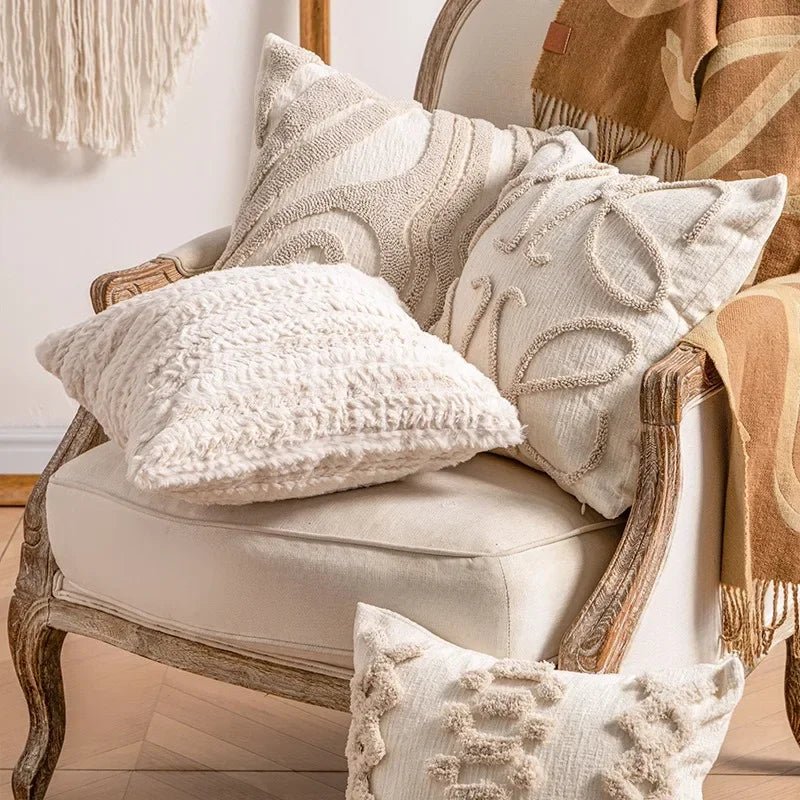 Boho Kissenbezüge mit Fransen: Trendige Strickbezüge für ein gemütliches Wohnzimmer - ApolettaApoletta