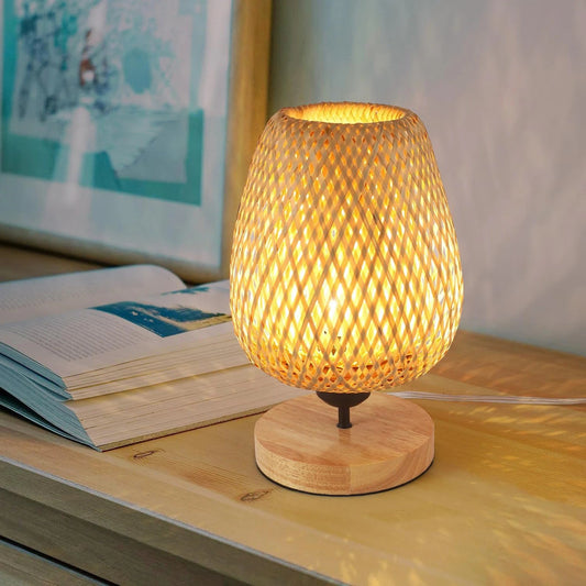 Moderne LED - Tischlampe mit Kabelschalter - ApolettaApoletta