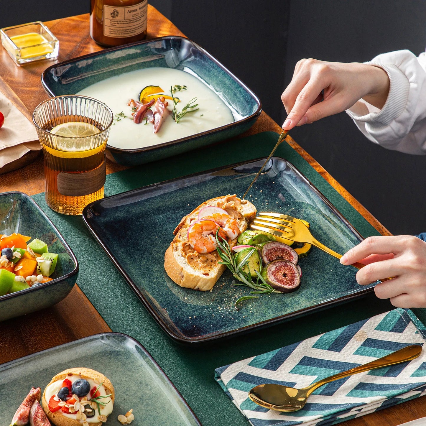 Keramik - Geschirr - Set (16 - teilig): Ofenglasur in Grün für 4 Personen - ApolettaApoletta