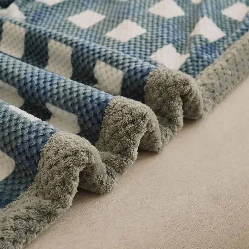Japanische Strickdecke aus Chenille - Garn: Maschinenwaschbarer Überwurf für Couch & Bett - ApolettaApoletta
