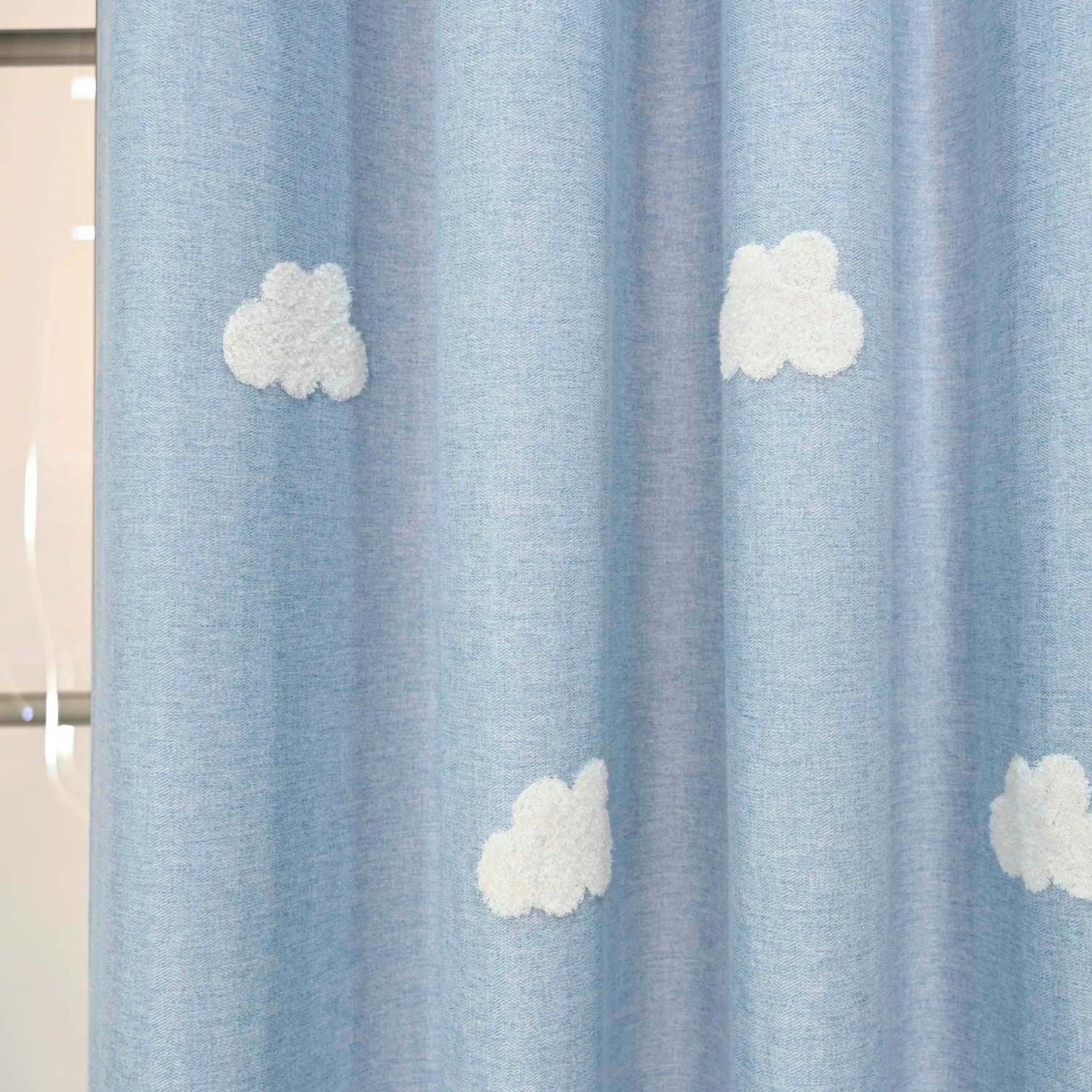 Kindervorhänge mit 3D - Wolken - Stickerei: Wärmeisoliert & Verdunkelnd - ApolettaApoletta