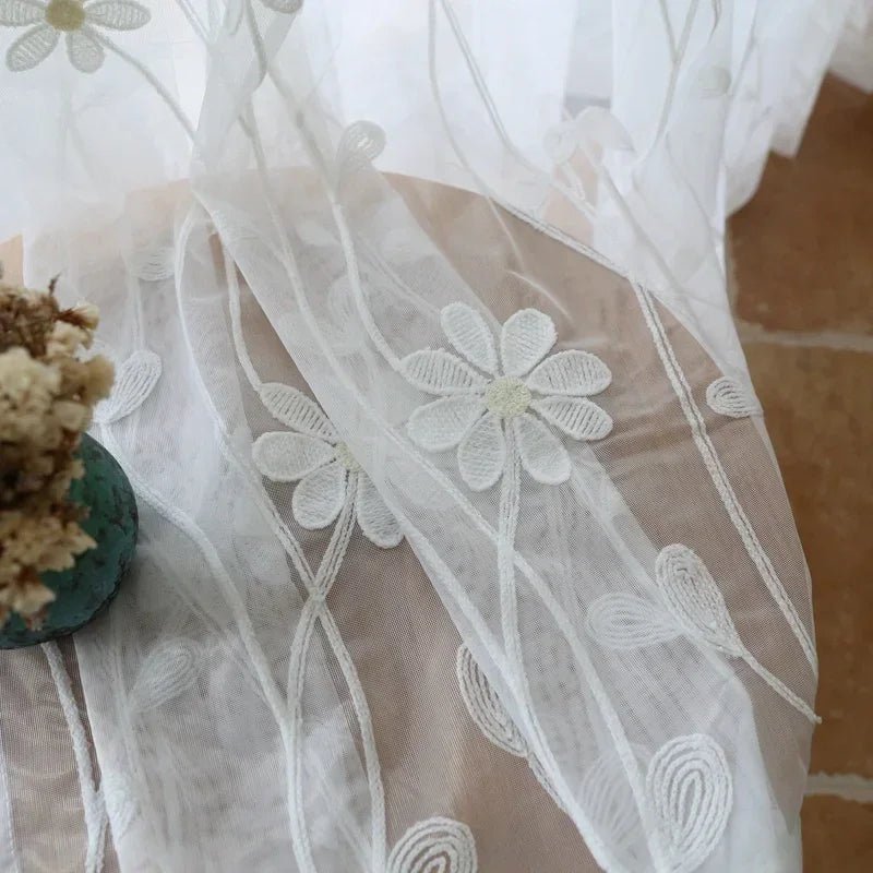 Luxuriöse, blumenbestickte Voile - Vorhänge: Transparente Eleganz für Wohn - & Schlafzimmer - ApolettaApoletta