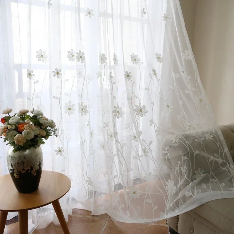 Luxuriöse, blumenbestickte Voile - Vorhänge: Transparente Eleganz für Wohn - & Schlafzimmer - ApolettaApoletta